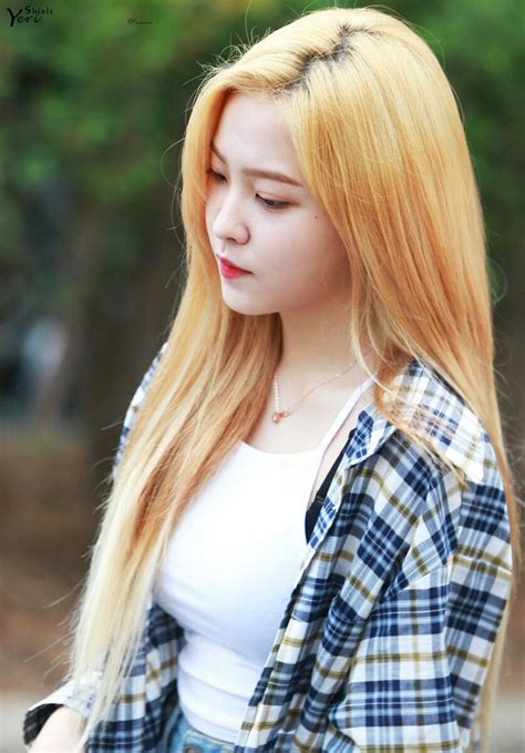 kim yerim all right|Yeri (예리) .